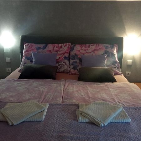 Apartamento Apartman Vidovic Korenica Exterior foto