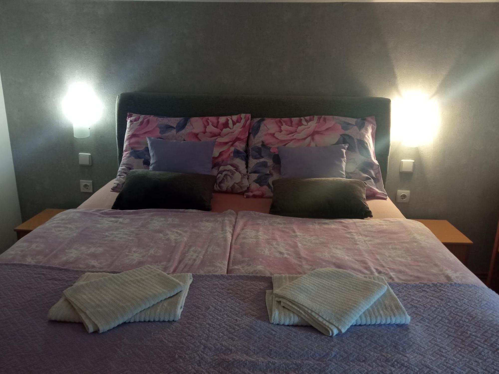Apartamento Apartman Vidovic Korenica Exterior foto