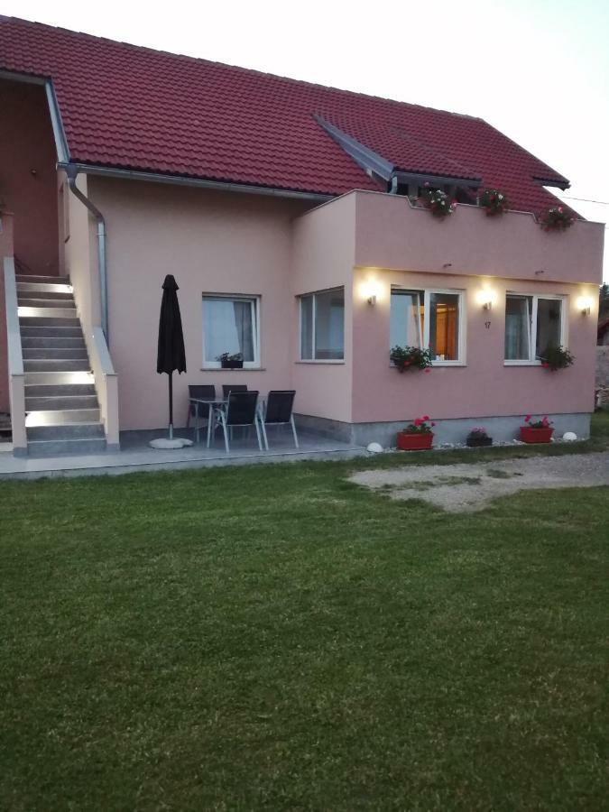 Apartamento Apartman Vidovic Korenica Exterior foto