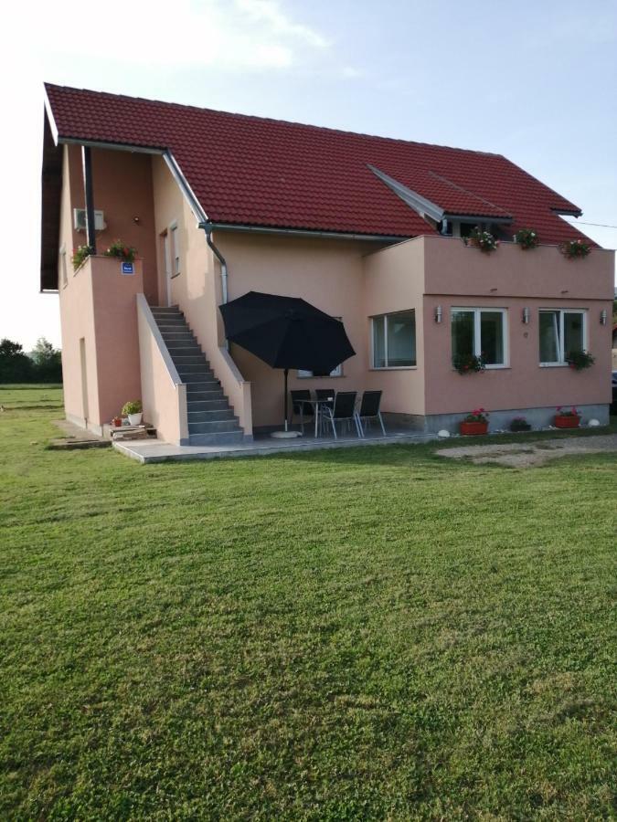 Apartamento Apartman Vidovic Korenica Exterior foto
